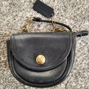 Vintage Coach crossbody mini purse